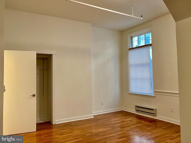 Building Photo - 1300 Spruce St