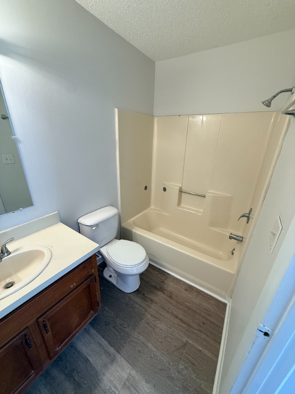 Building Photo - 1901 Airport Rd