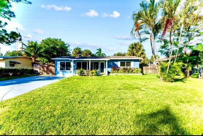 Building Photo - 2233 SE 13th St