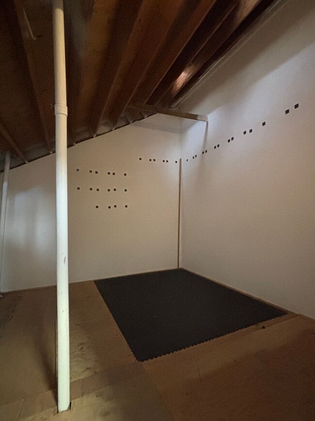 Building Photo - Two Masters Plus Loft Updated Condo in Long Beach