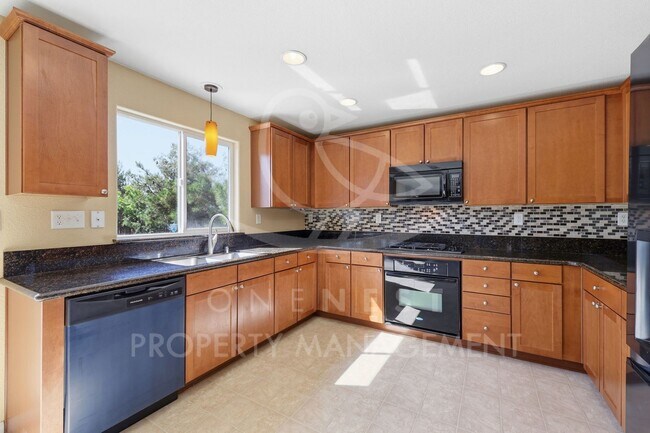 Building Photo - 2708 Woodfield Way