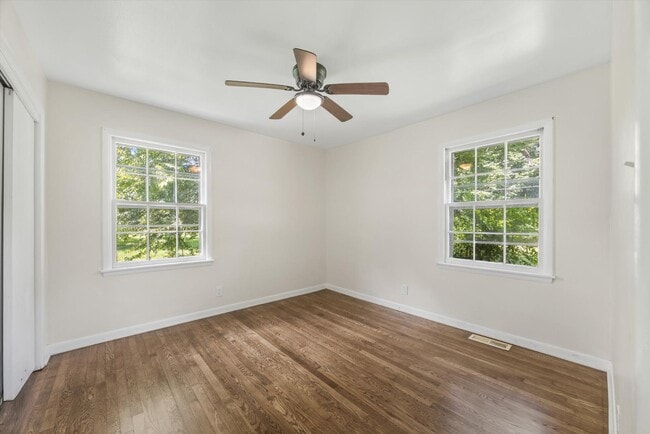 Building Photo - 2111 Shady Ln Cir NW