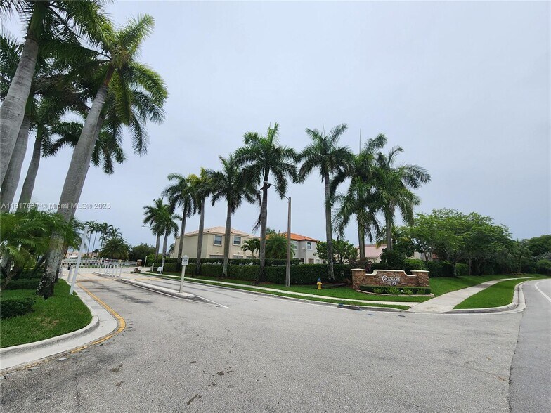 Building Photo - 15840 NW 16th Ct