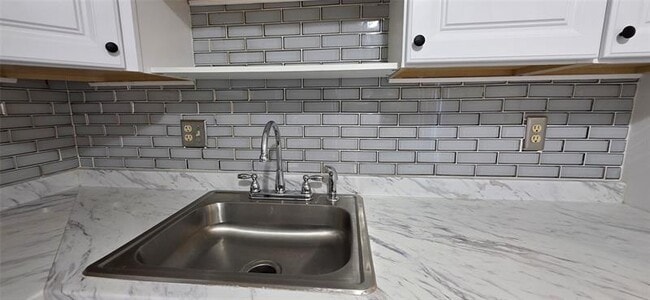 Building Photo - 1381 Sussex Dr