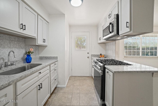 Building Photo - 481 Rio Arriba Dr