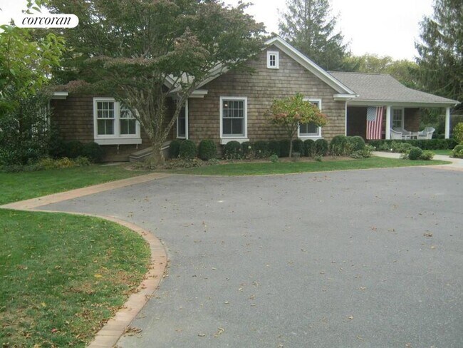 Building Photo - 61 Meadow Way