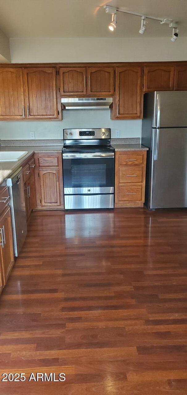 Building Photo - 824 W Fordham Dr