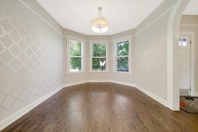 Building Photo - 734 Cassia St