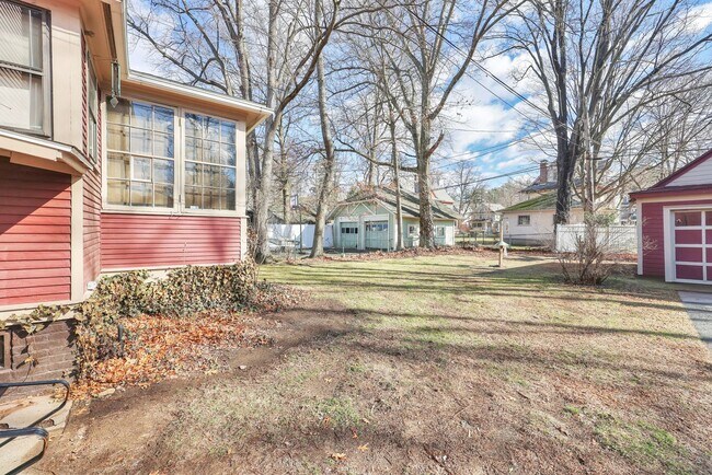 Building Photo - 65 Firglade Ave