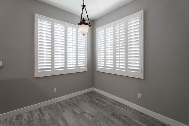Building Photo - 9050 W Warm Springs Rd