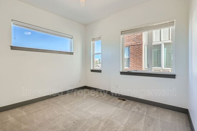 Building Photo - 3511 S Marion St