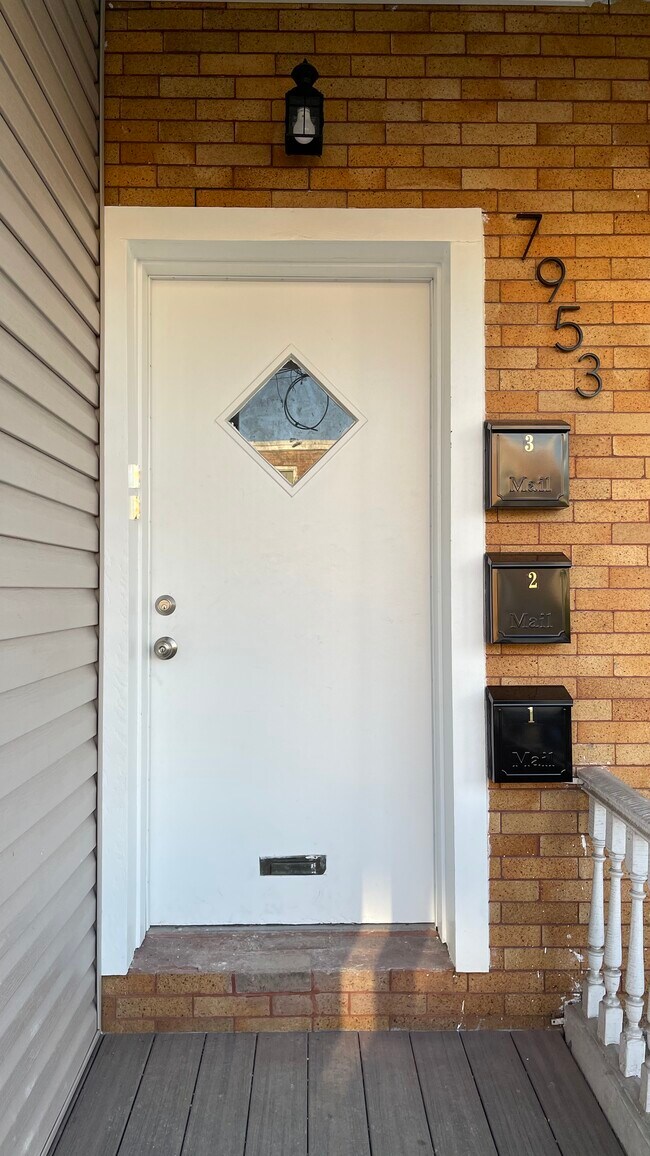 Primary Photo - 7953 Burholme Ave