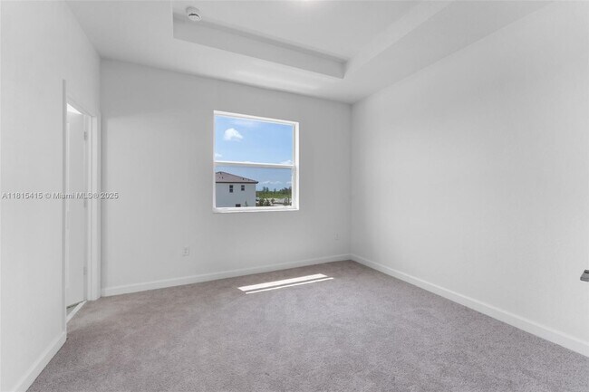 Building Photo - 2803 SE 26th Ave