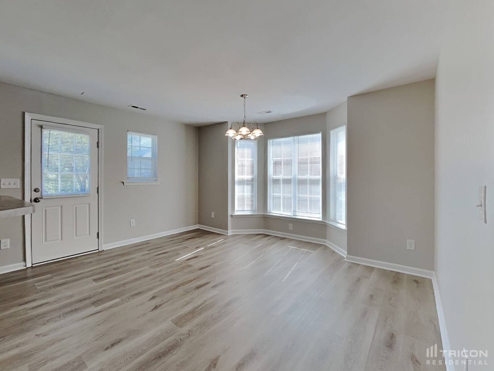 Building Photo - 1325 Rushing Creek Pkwy