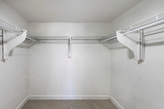 Building Photo - 10855 SW 112th Ave