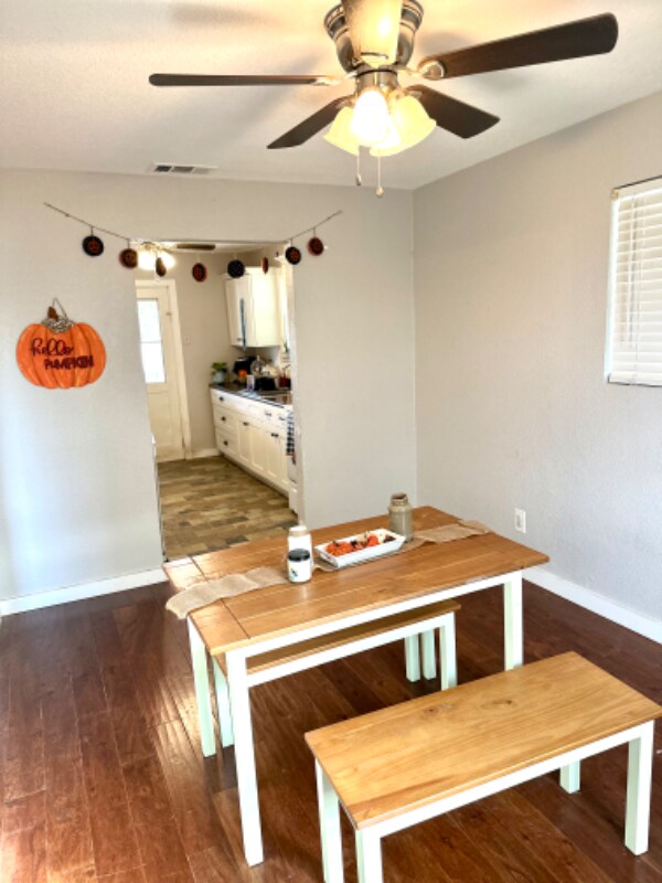 Building Photo - 1565 FM 35