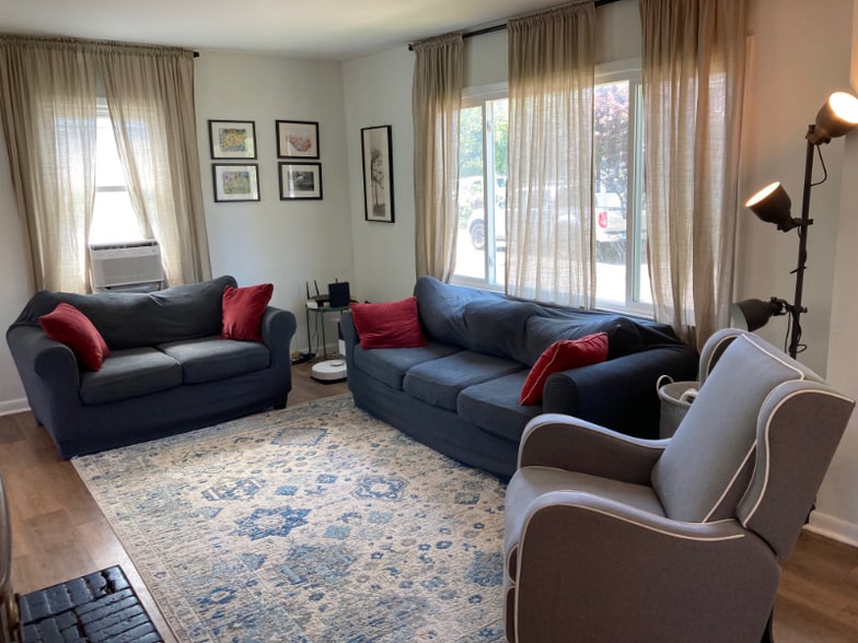 Building Photo - 19 Florence Ave