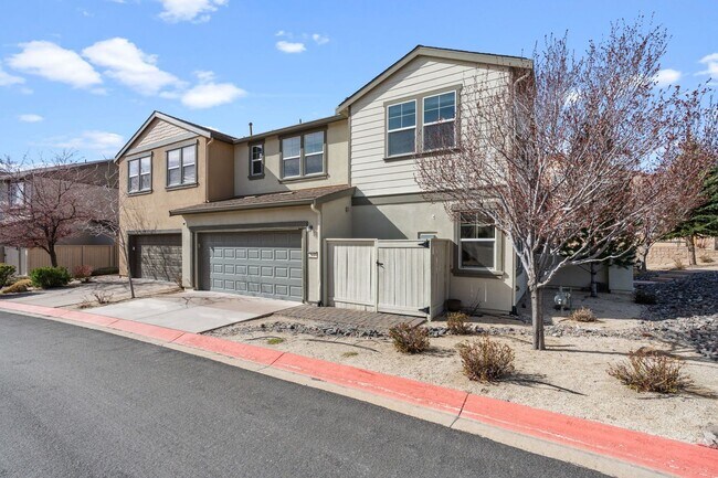 Building Photo - Furnished & Fully Equipped Low Maintenance Town Home (Somersett - Utilities Included)