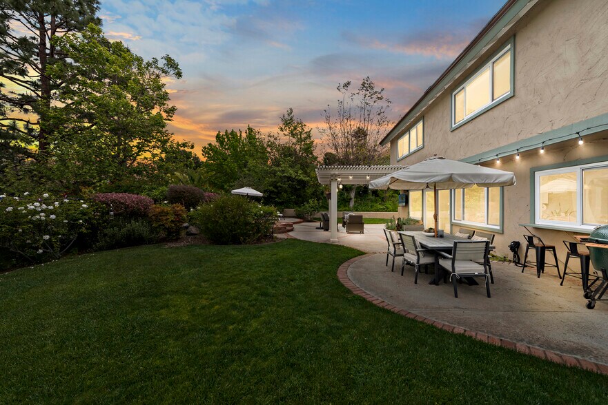 Building Photo - 784 S Goldfinch Way