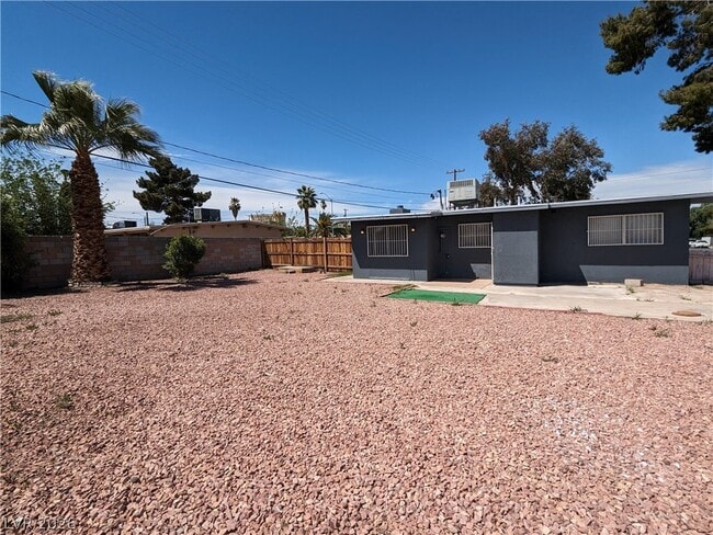 Building Photo - 4379 Hilldale Ave