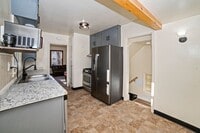 Building Photo - 4 Bedroom House in Neenah