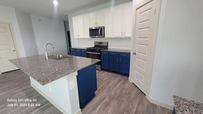 Building Photo - 10627 Great Basin Dr