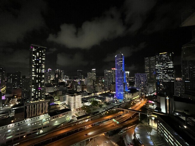Building Photo - 350 S Miami Ave
