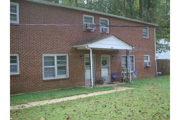  - 247-255 Spring Dr