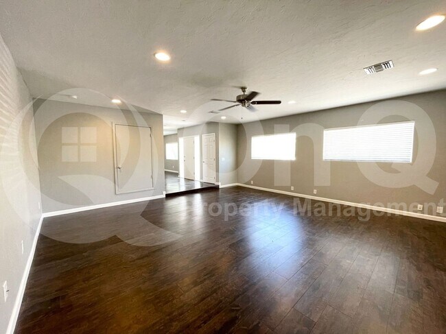 Building Photo - 4851 E Paseo del Bac