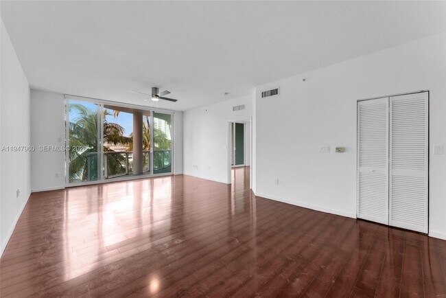 Building Photo - 7914 Harbor Island Dr