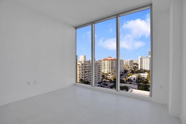 Building Photo - 153 N Seabreeze Blvd