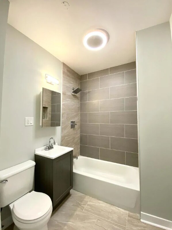 Building Photo - 2729 S Harding Ave