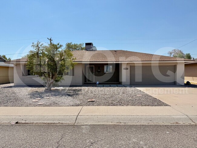 Primary Photo - 8838 N 42nd Ave