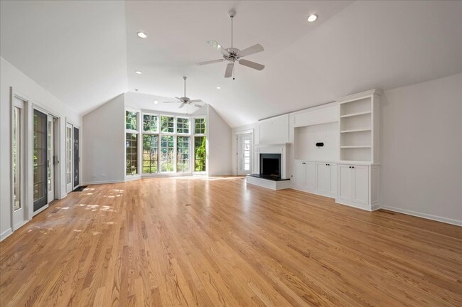 Building Photo - 1010 Hubbard Pl