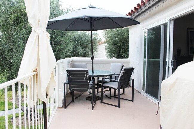 Building Photo - 660 Vista Lago Cir N