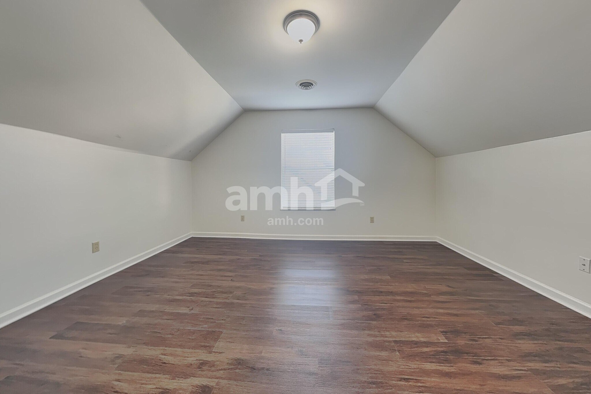 Building Photo - 10225 Highgate Cir