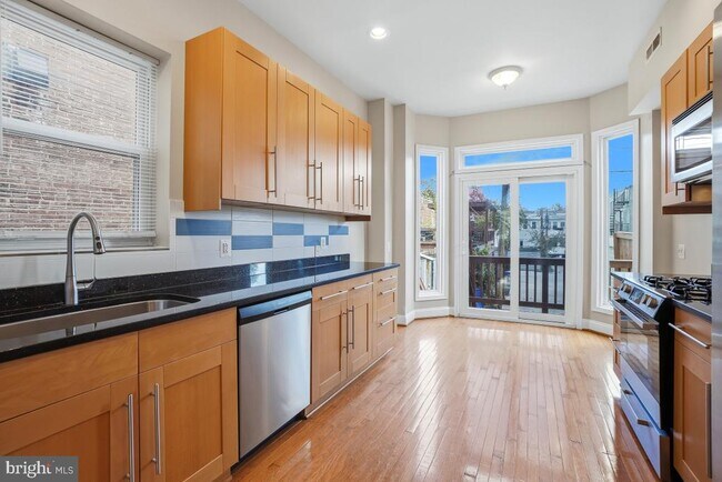 Building Photo - 3117 11th St NW