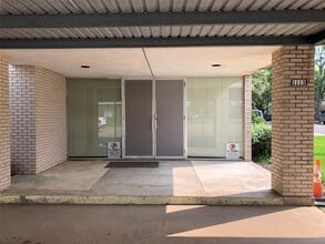 Building Photo - 1113 Lawrence St