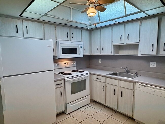 Building Photo - 950 S Kanner Hwy