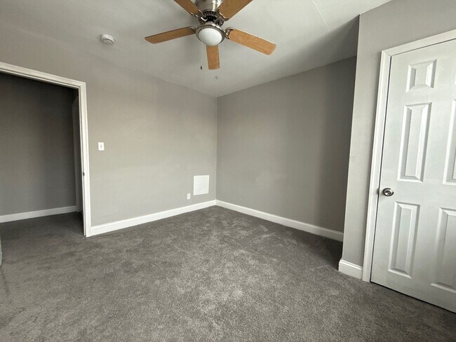 Building Photo - 2917 Cornwall Rd