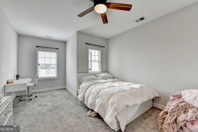 Building Photo - 6010 Bracken Brown Dr