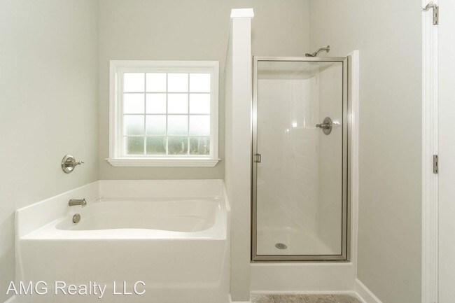 Building Photo - 3 br, 2 bath House - 307 West 1st Street