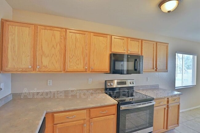 Building Photo - 2603 E San Manuel Rd