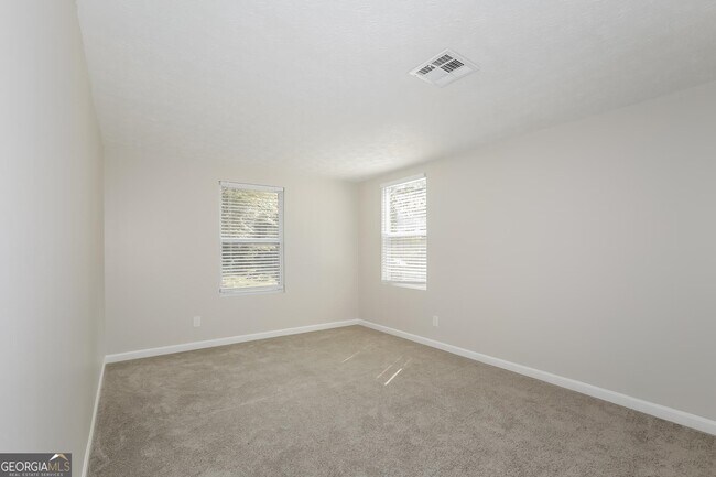 Building Photo - 694 Stoneside Dr