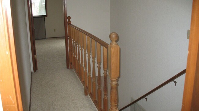 Building Photo - 824 SE Jensen St