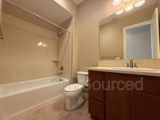 Building Photo - 1073 Kumara St