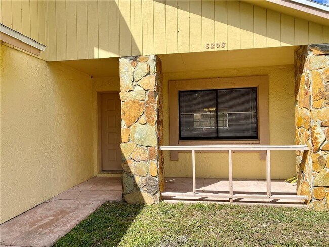 Building Photo - 5205 Dublin Pl