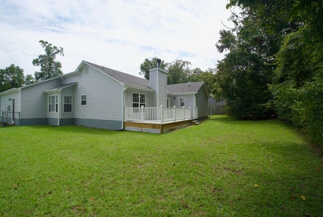 Building Photo - 210 Hayden Pl