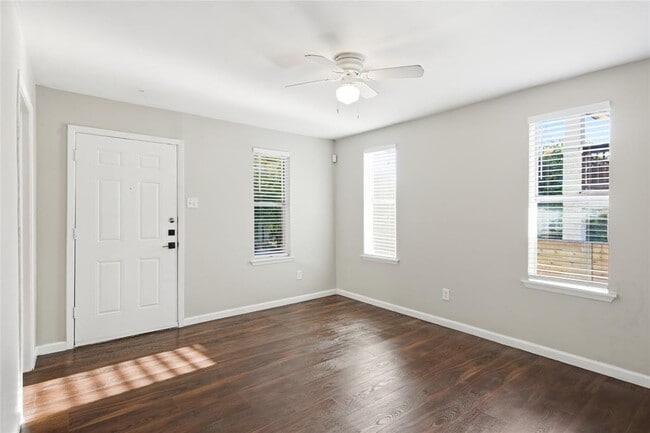 Building Photo - 2308 E 10th St