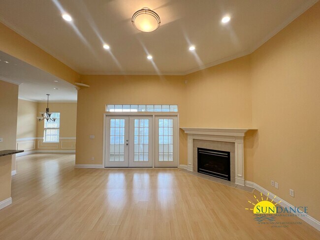 Building Photo - Spacious 3-Bedroom Home with Florida Room in the Heart of Fort Walton Beach!